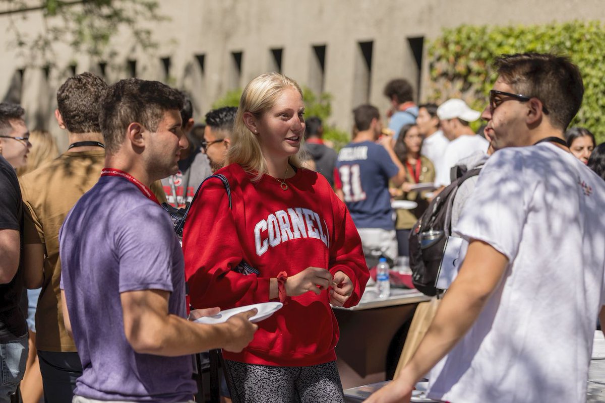 Pizza on the Plaza  Our newest #CornellBusiness students and Ambassadors got to know one another over lunch #CornellSHA #CornellWelcome